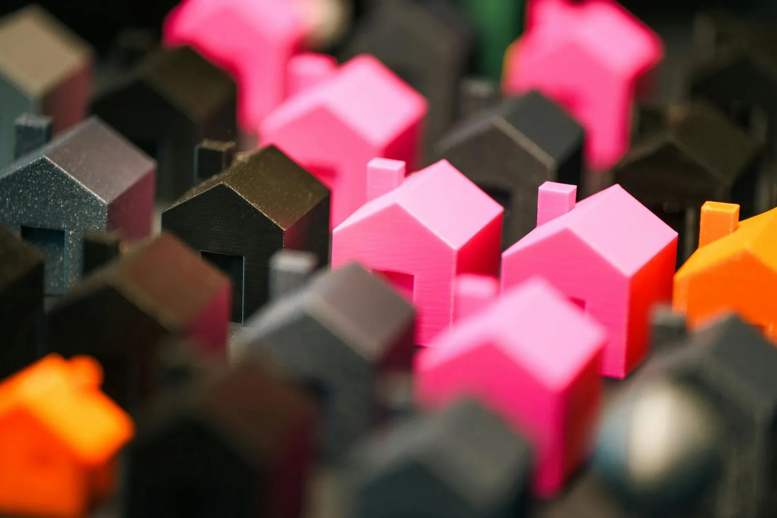 Outsourcing vs. Inhouse-Entwicklung: Wann lohnt sich welche Strategie?